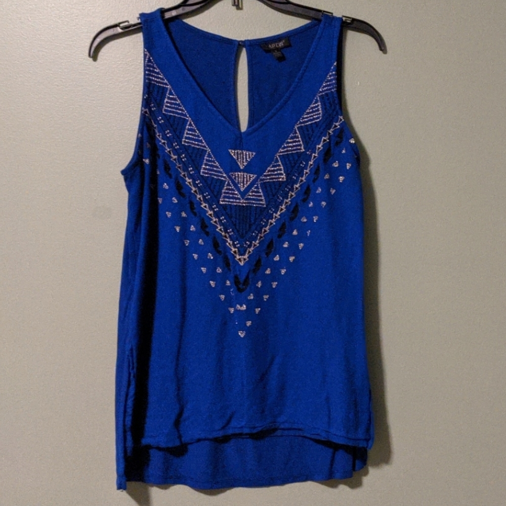 🌻 3/$12 Apt 9 Flowy Tank